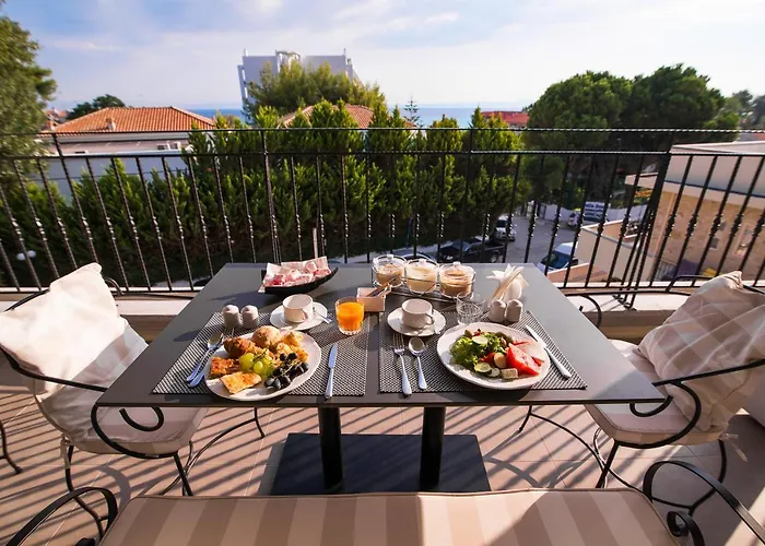 Neikos Mediterraneo Luxury Suites