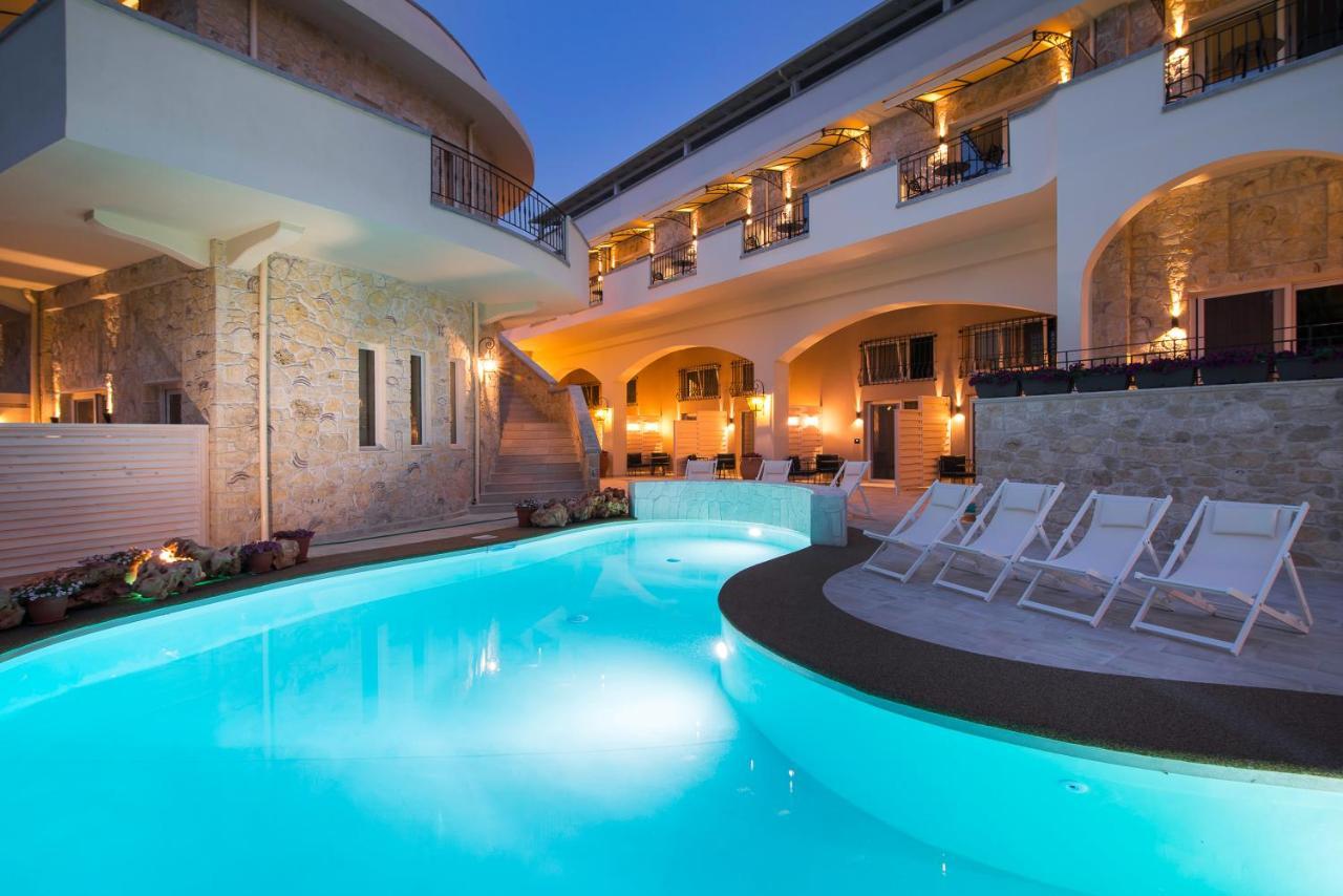 Neikos Mediterraneo Luxury Hotel 4*